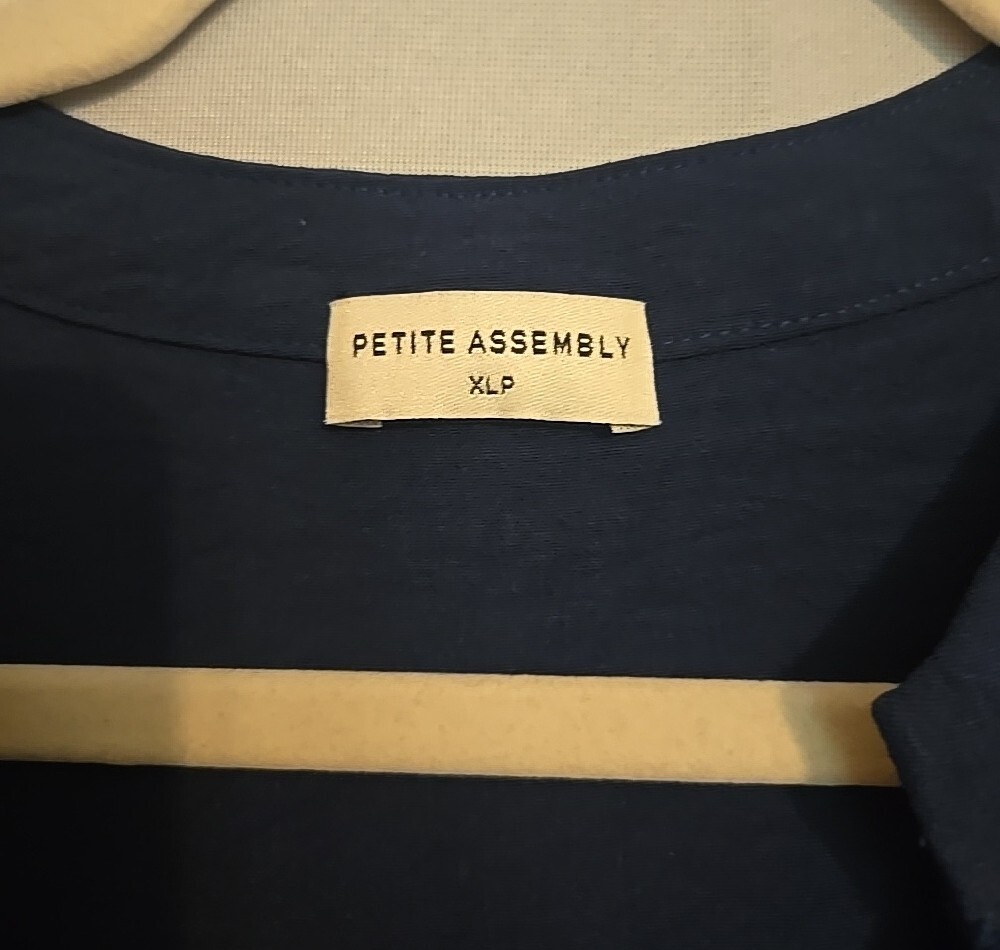 Petite Assembly Navy Twist-Front Long Sleeve Blouse Size XLP - Picture 2 of 8